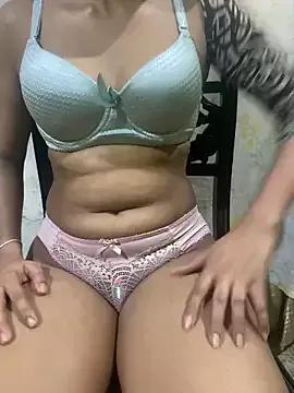 IORio3 from StripChat is Freechat