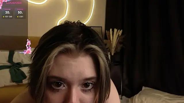 Iris_lolly from StripChat