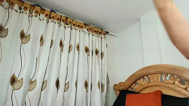 iris_mandarine from StripChat