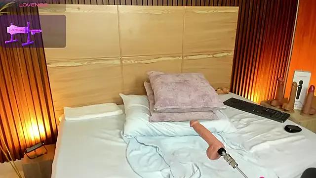 iris_violeta from StripChat is Freechat