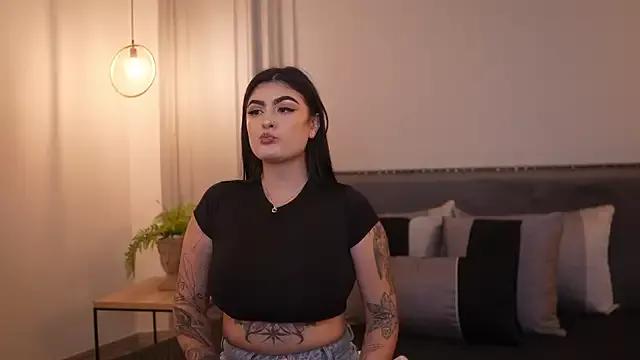 IrisBaker from StripChat