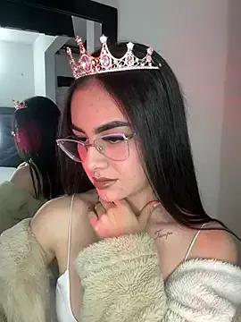 IrisBrowm from StripChat
