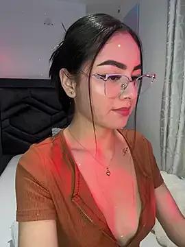 IrisBrowm from StripChat
