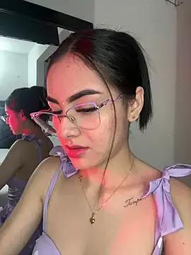IrisBrowm from StripChat