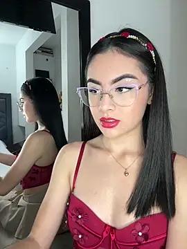 IrisBrowm from StripChat