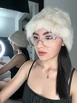 IrisBrowm from StripChat