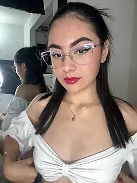IrisBrowm from StripChat