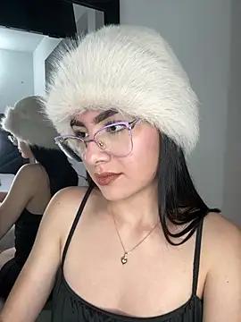 IrisBrowm from StripChat