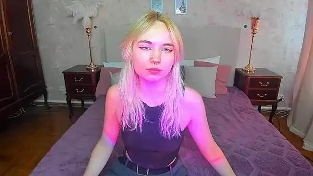 Iriska_mini from StripChat is Freechat