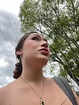Isa_Villamarin from StripChat is Freechat