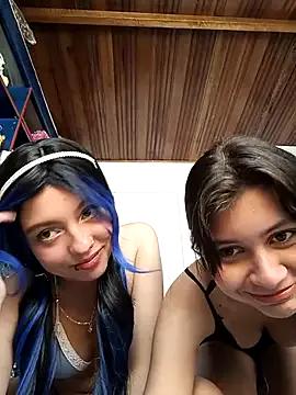 Isaa-bell from StripChat