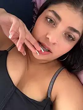 Isaa-Sweet from StripChat