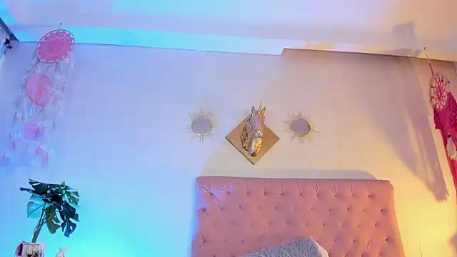 Isabell_Ruiz from StripChat is Freechat