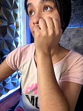Isabella-Teen from StripChat is Freechat