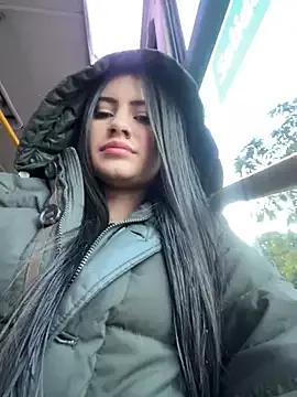Isabella21_ from StripChat is Freechat