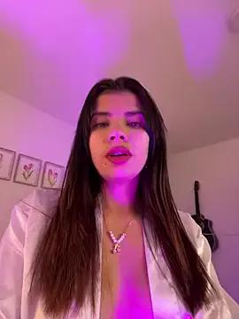 isabella__naugthy from StripChat is Freechat