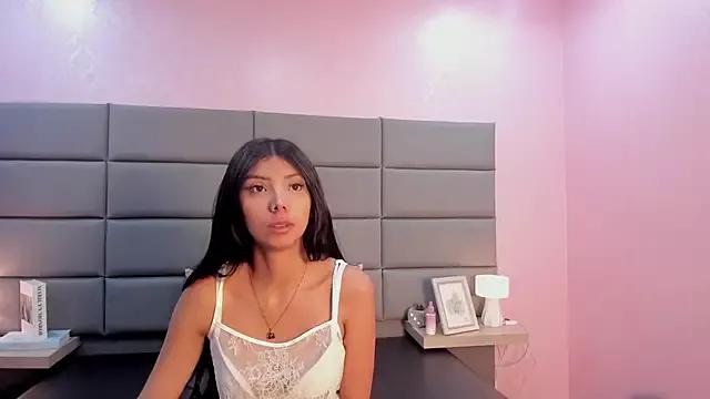 Isabella_Marsh from StripChat is Freechat