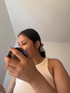 IsabellaJoness_ from StripChat is Freechat