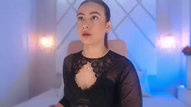 isabellashine from StripChat is Freechat