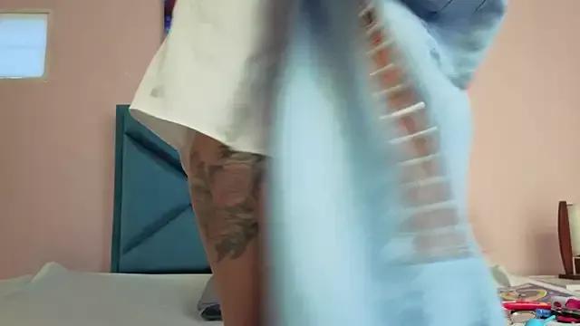IsabelleLuna from StripChat is Freechat