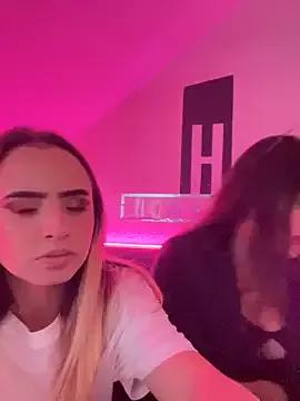 isis_lombardi from StripChat is Freechat