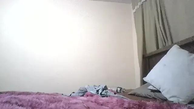 Isisflame from StripChat