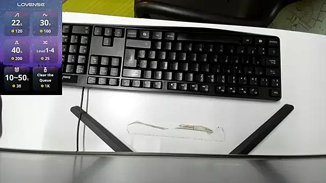 Issa_Milf__ from StripChat