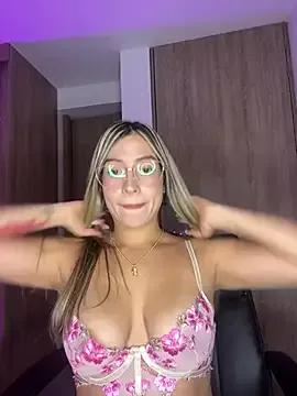 Issabela_G1 from StripChat is Freechat