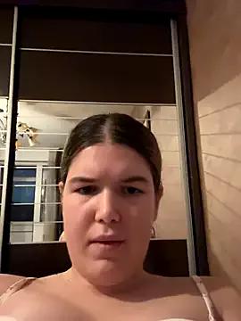 IssadoraaPink from StripChat