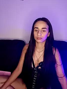 Issis22 webcams show profile image 