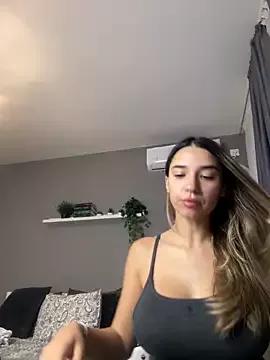 ItalianGirl from StripChat is Freechat