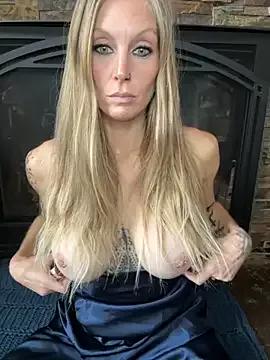 ItsDanniG from StripChat is Freechat