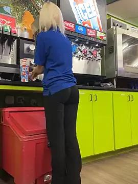 Photos of itspinkkk from StripChat is Freechat