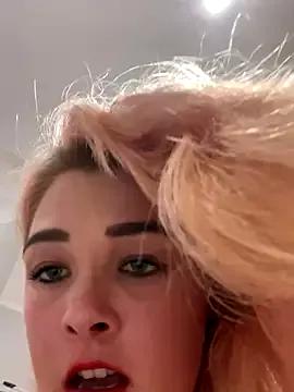 Itzz_lolareign from StripChat is Freechat