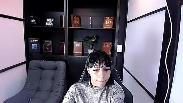 IvonnePrince_ from StripChat is Freechat