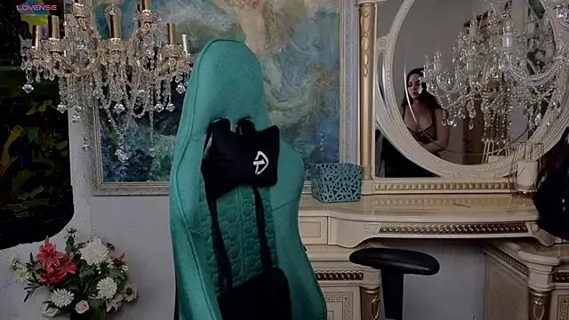 IvoryWood_ from StripChat is Freechat