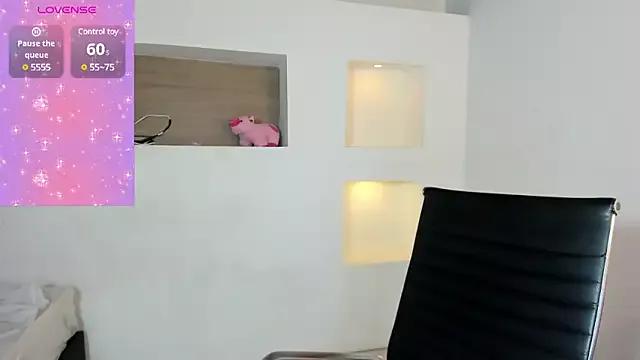 IvyBliss8 from StripChat is Freechat
