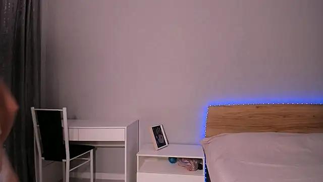 ixikiyoko from StripChat
