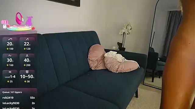 izzy_belle from StripChat