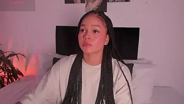 izzyvega__ from StripChat is Freechat