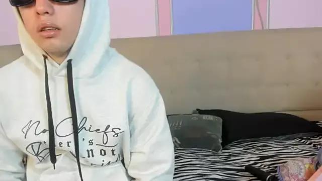 Jackson_n_Scarlett from StripChat is Freechat