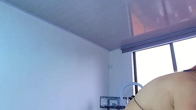 JaddeSquirt from StripChat