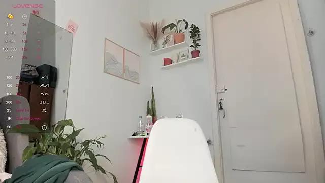 Jane_Q from StripChat is Freechat
