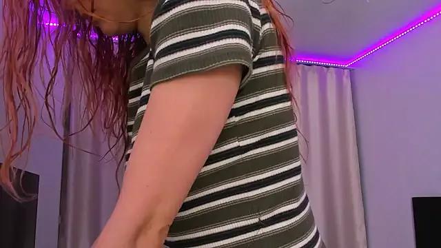 JanetShy from StripChat is Freechat