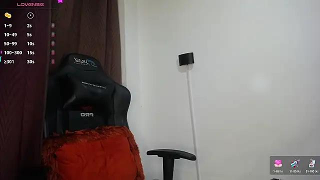 janna_isa from StripChat