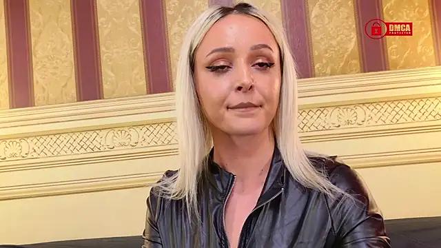 JAZZYJULIA from StripChat