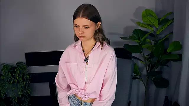 JeanieHelget webcams show profile image 