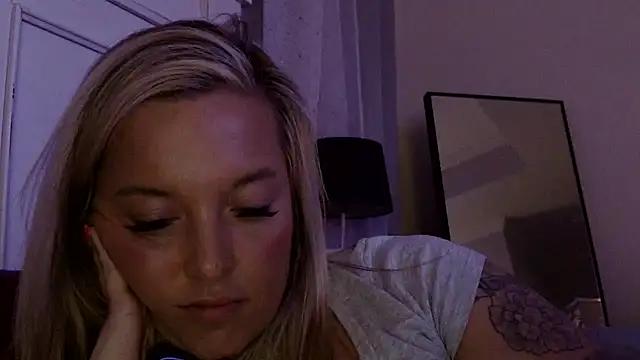JennaLynn785 from StripChat