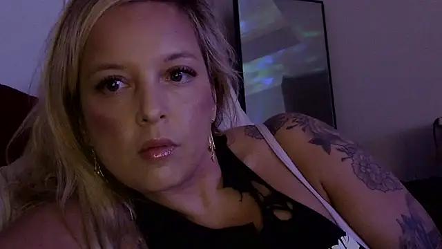 JennaLynn785 from StripChat