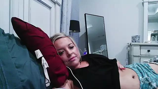 JennaLynn785 from StripChat